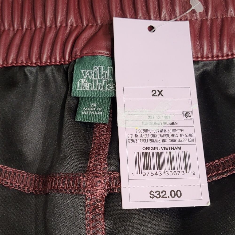 Wild Fable Women's NWT Burgundy High-Rise Faux Leather Straight Cargo Pants 2X - Picture 3 of 8